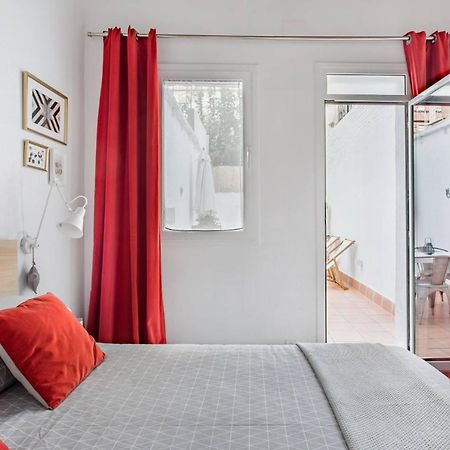 Stylish Apartment With Terrace For Couple Or Family Barcelona Exterior foto